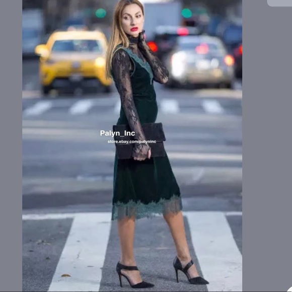 ❤️NWT ZARA DARK GREEN LONG VELVET DRESS WITH LACE - Picture 6 of 11